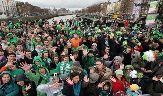 rsz peoplesparade crowd4