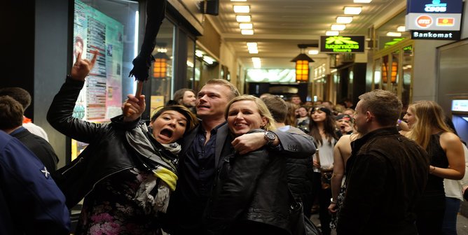 rsz_people_partying