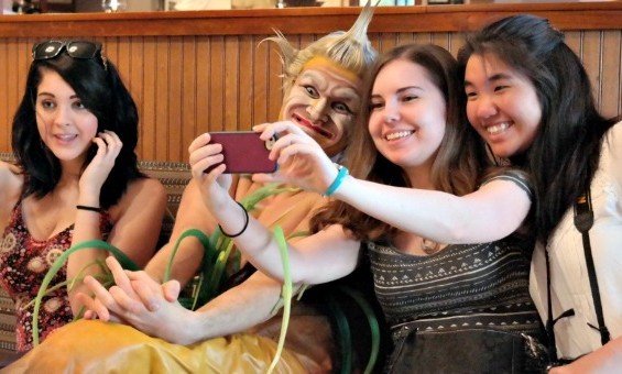Varekai-Photobomb