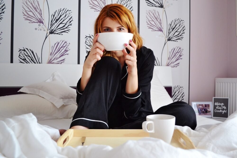 girl having breakfast