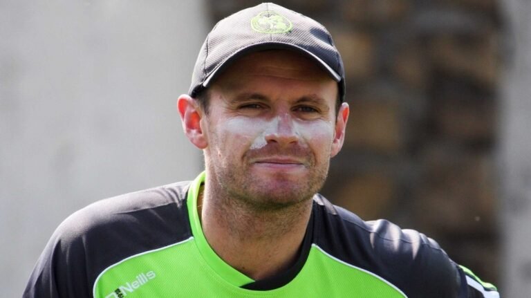 Ireland cricket player William Porterfield in Irish cricket jersey in practice