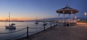 dun laoghaire pier walk