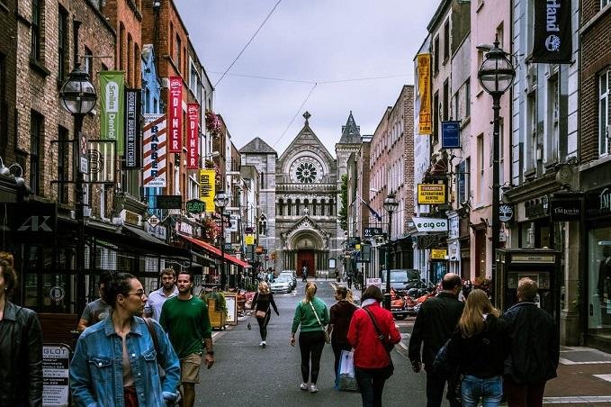 How does a foreigner easily integrate into Irish society?