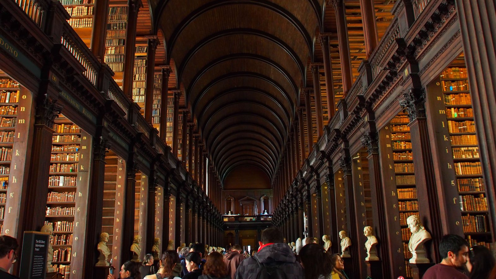 The Long Room of the Old Library. Image by Marylou Prévost.