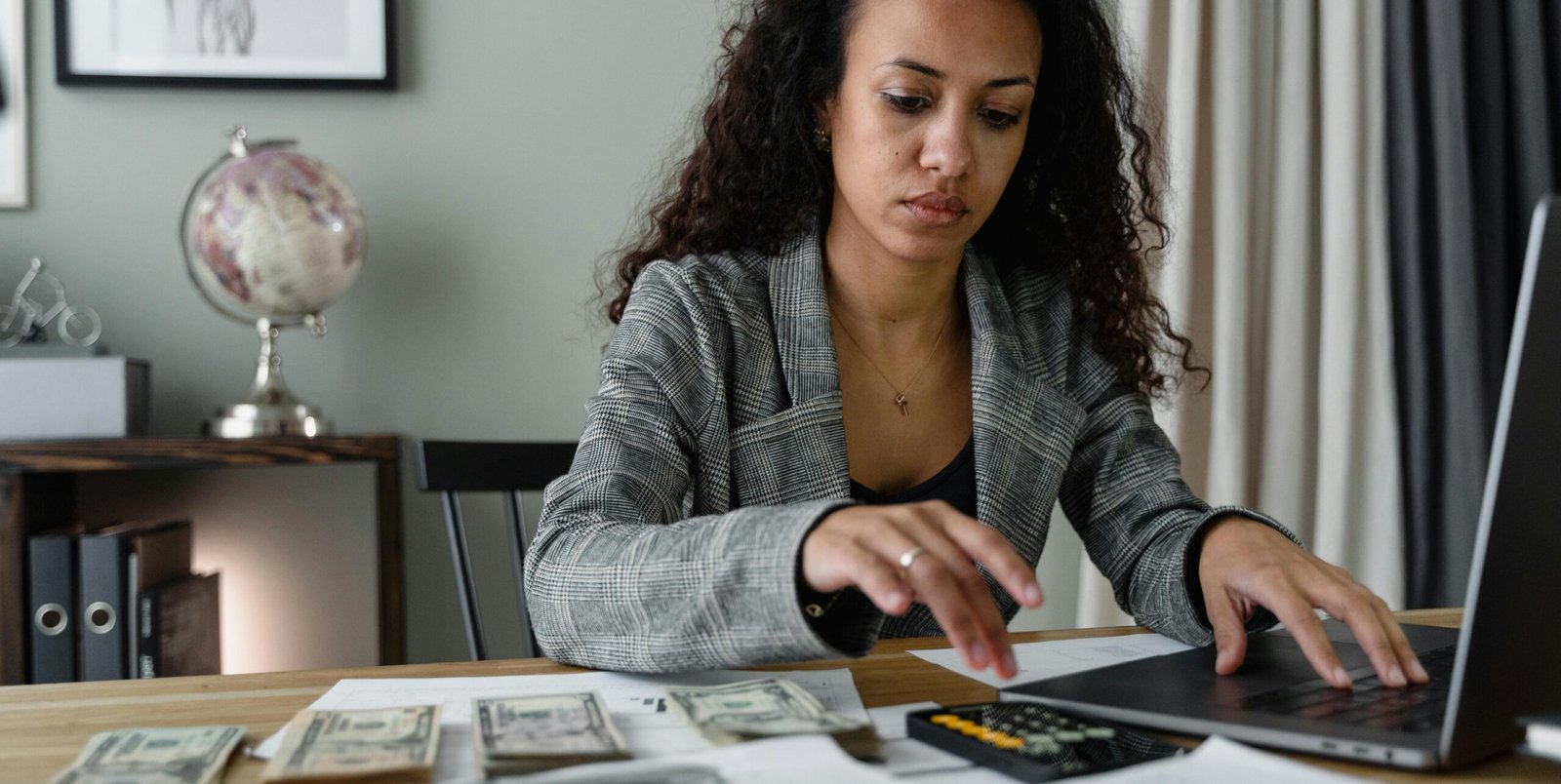Sending Money Internationally: Cheapest Ways 1 Sending Money Internationally