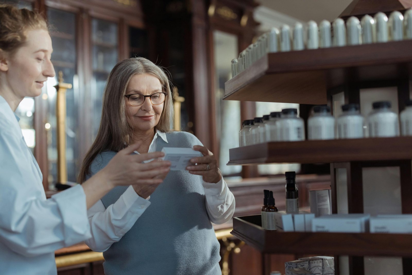 Navigating the Farmacia: The Essential Expat Guide to Italian Pharmacies and What They Can Do for You