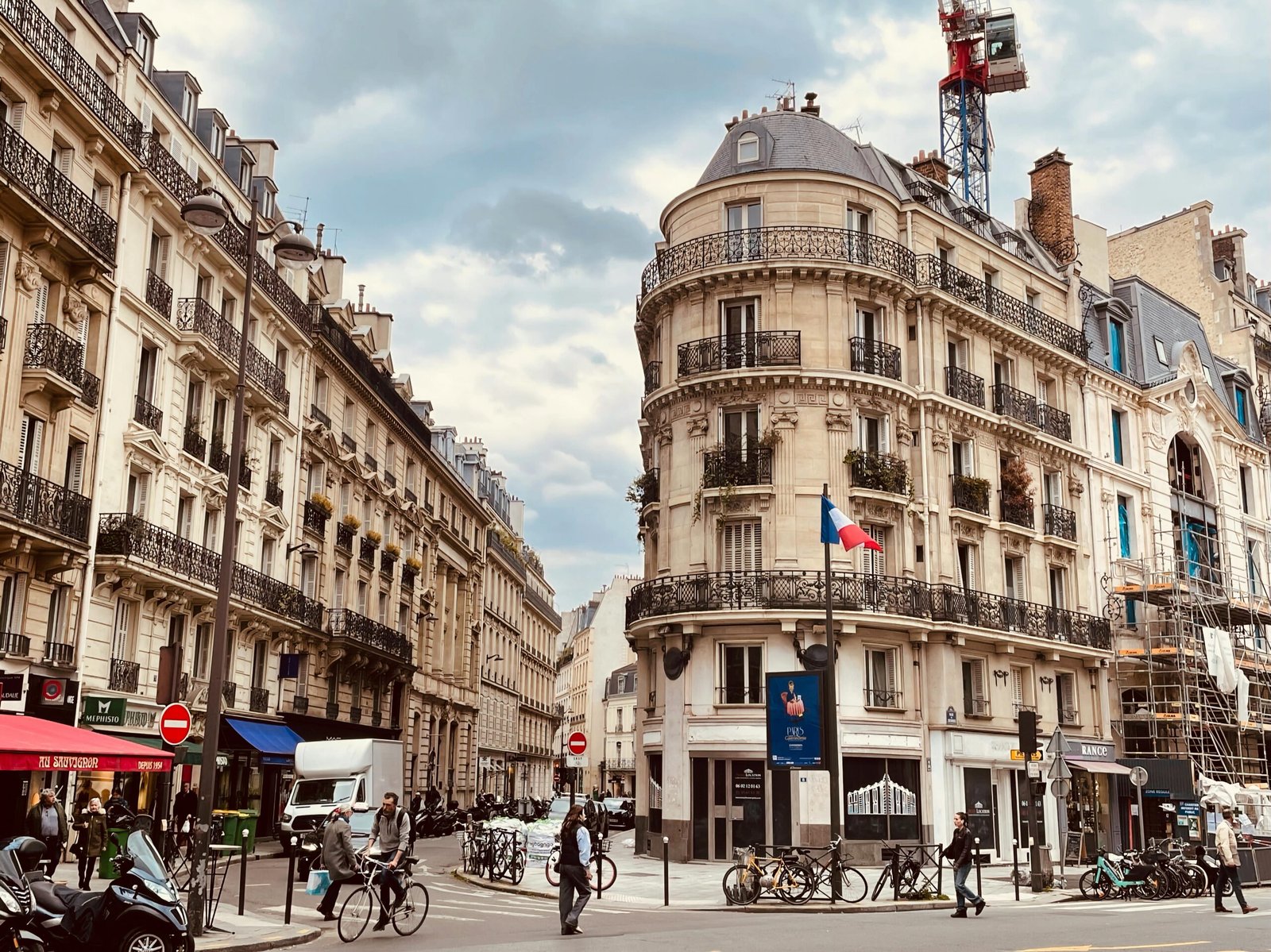 The Ultimate Paris Neighbourhood Guide: How to Master Your Search for Rent in Paris