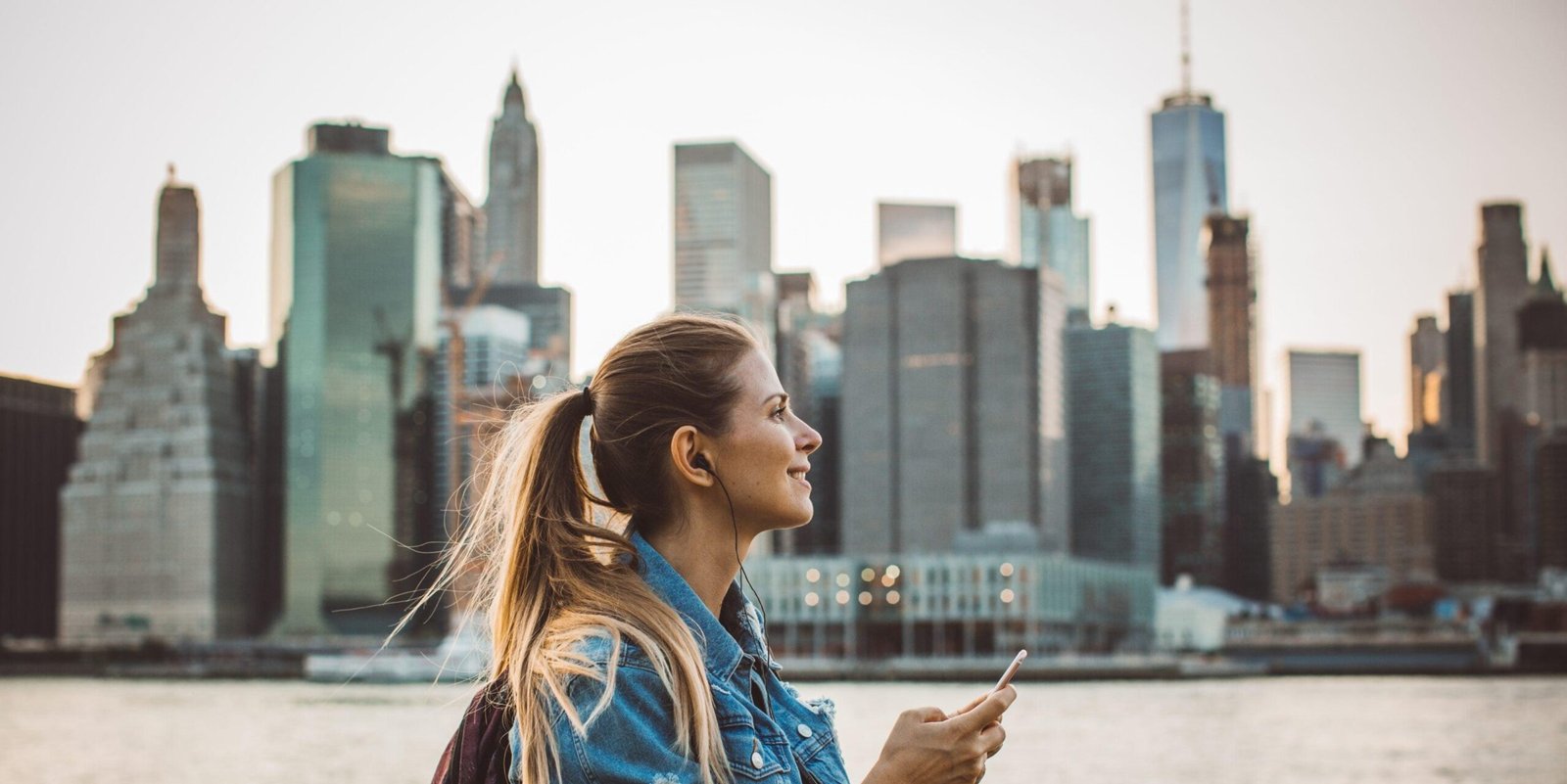 Living Abroad: The Essential Guide to Making the Most of Your Experience